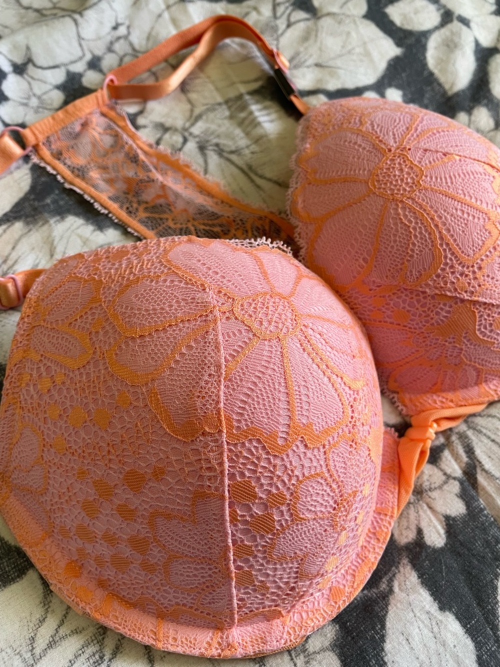 NWT Victoria's Secret Very Sexy Pink and Orange Lace Push up Racerback Bra. 32DD